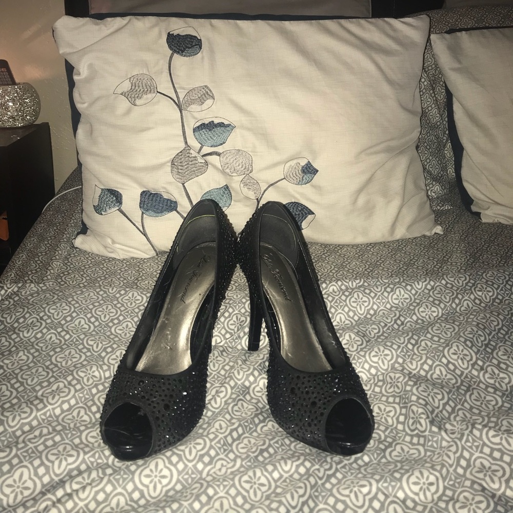 Black Crystal Studded Pumps